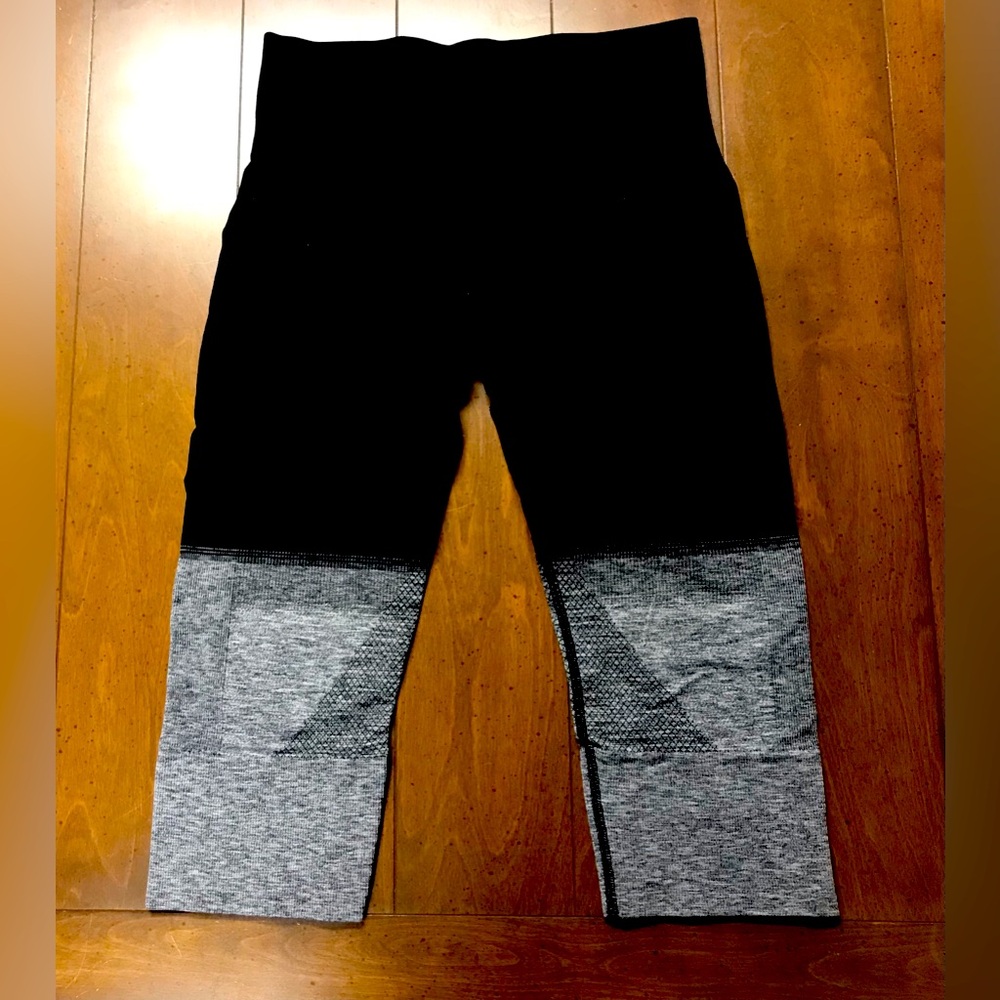 Lululemon Seamlessly Street Crop Heathered‎ Black